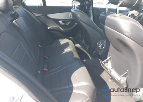 2015 Mercedes-Benz C 300 Sport 4Matic z USA, uszkodzony, nr VIN 55SWF4KB5FU028920